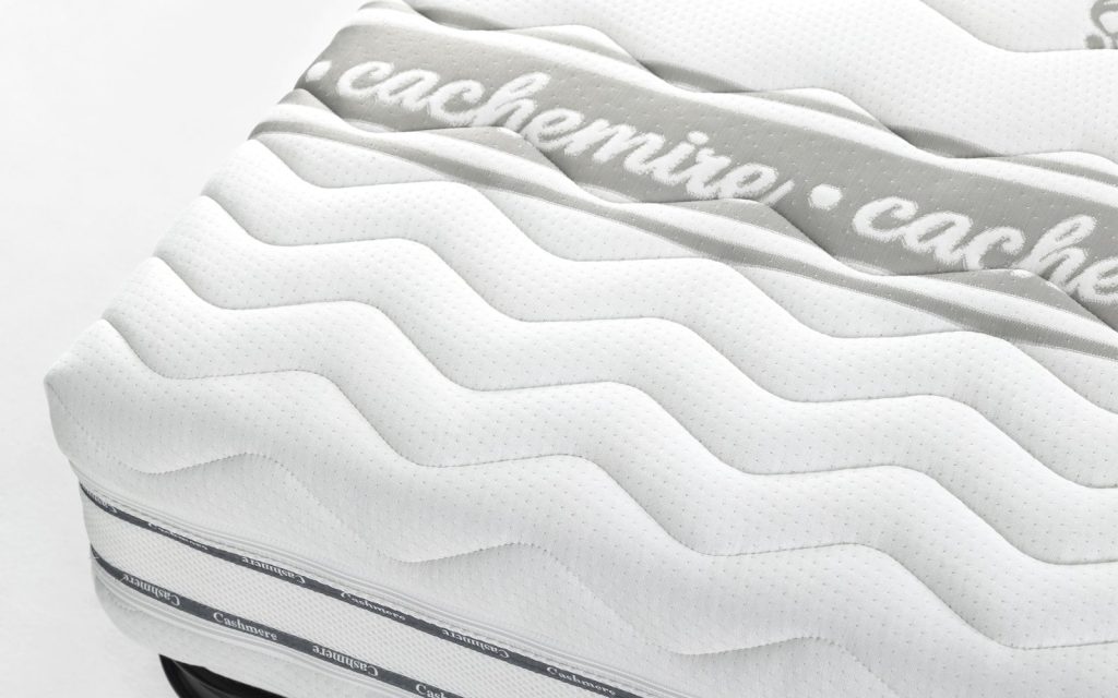 Mondo Convenienza Magnum, bordo con banda Cashmere
