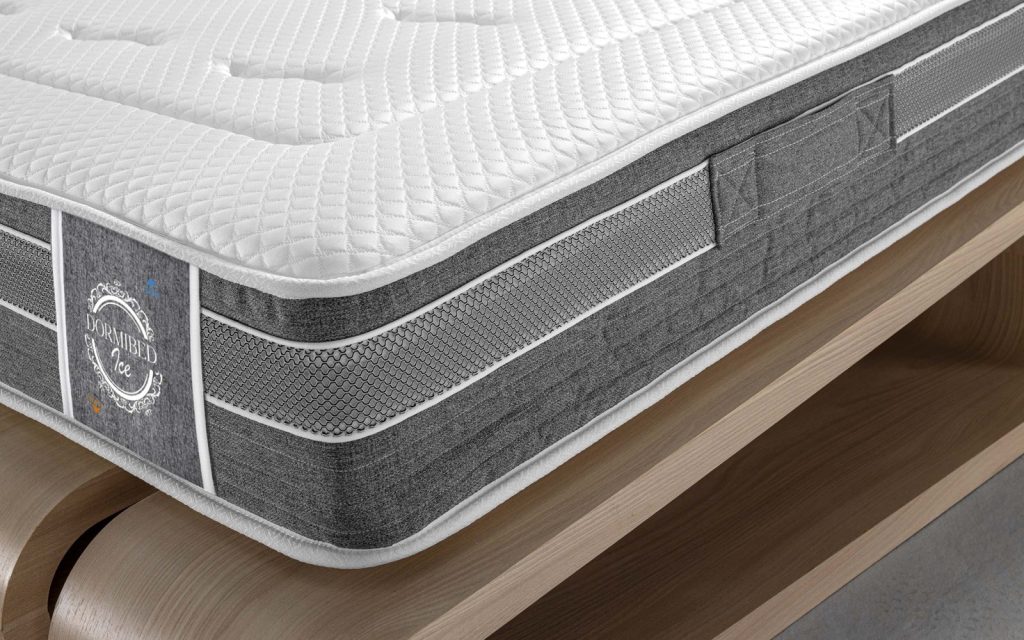 Mondo Convenienza Ice, angolo con fascia laterale trapuntata