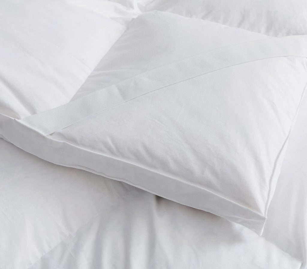 Topper in piuma Dreamin*101, dettaglio dei cassettoni in cotone