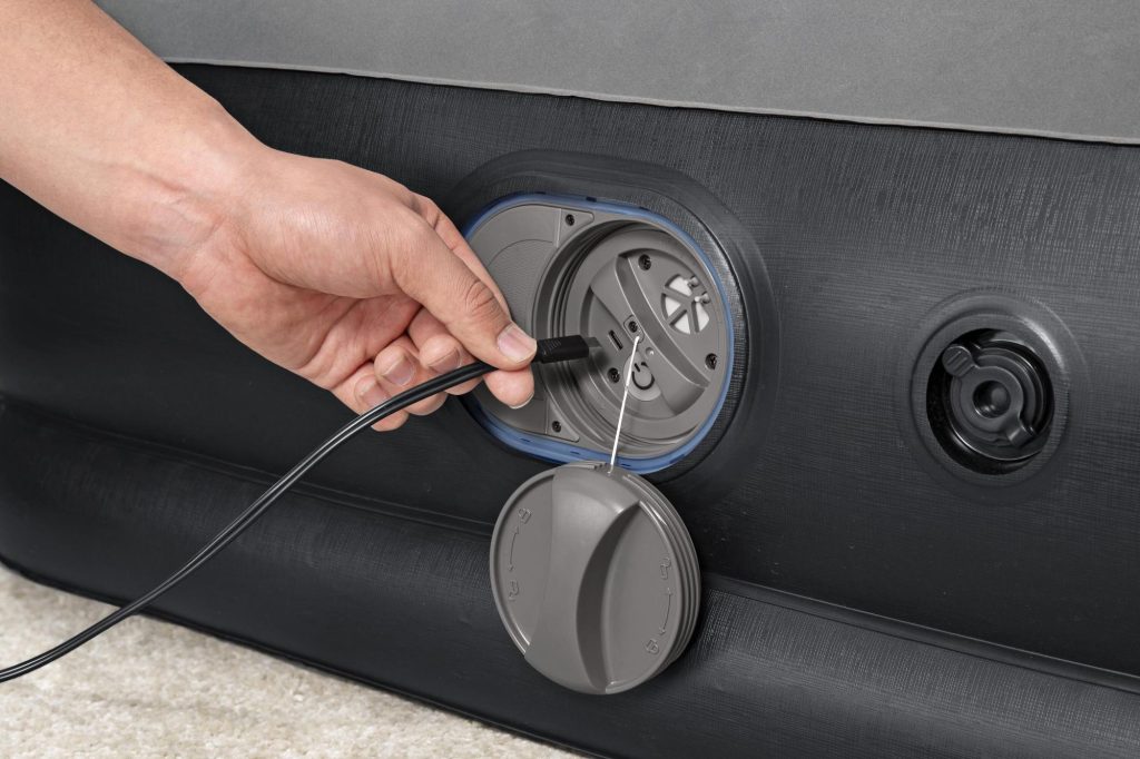 Bestway Tritech USB 671BU, cavo USB collegato alla pompa integrata