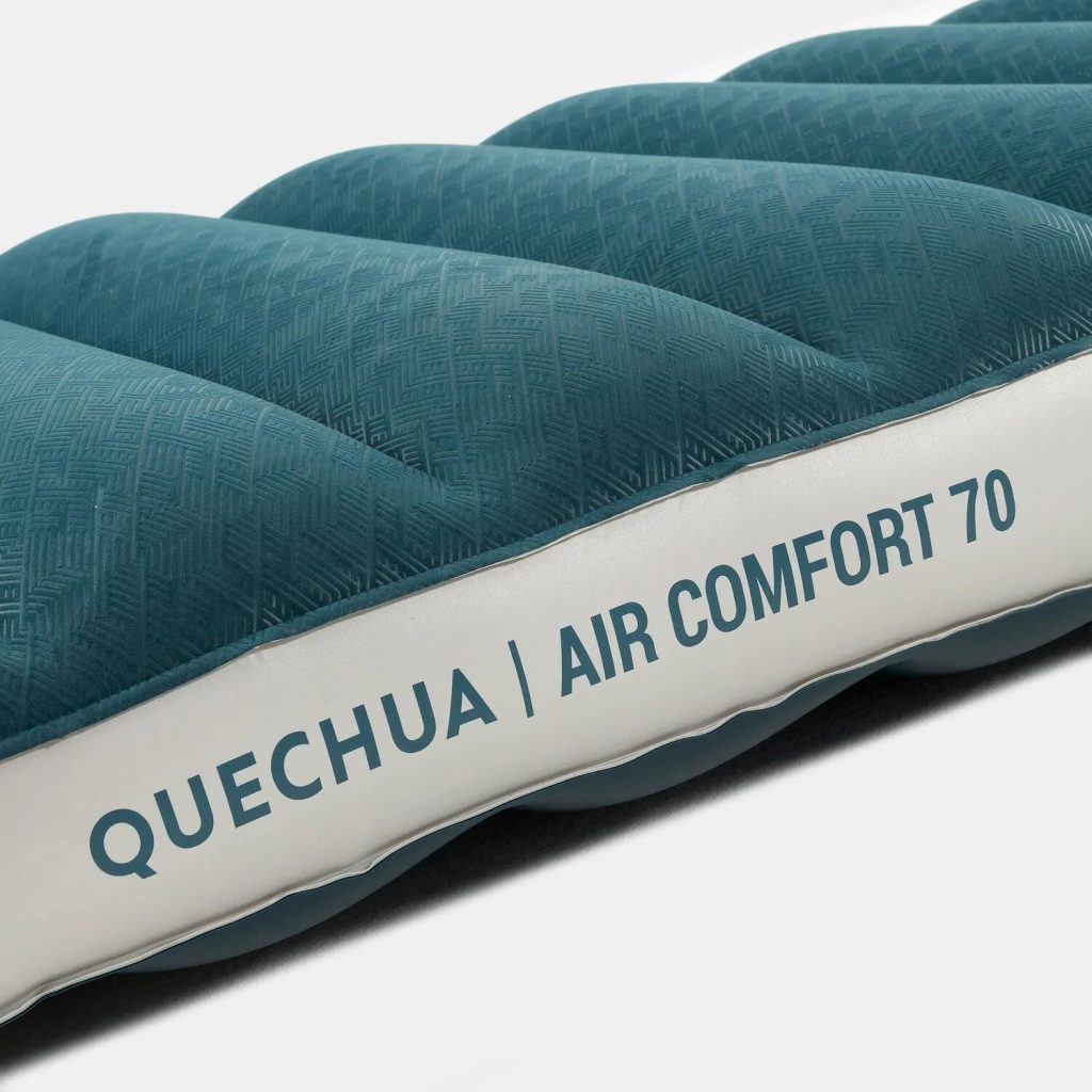 Quechua Air Comfort 70, dettaglio dei tubi piatti e della scritta sul fianco