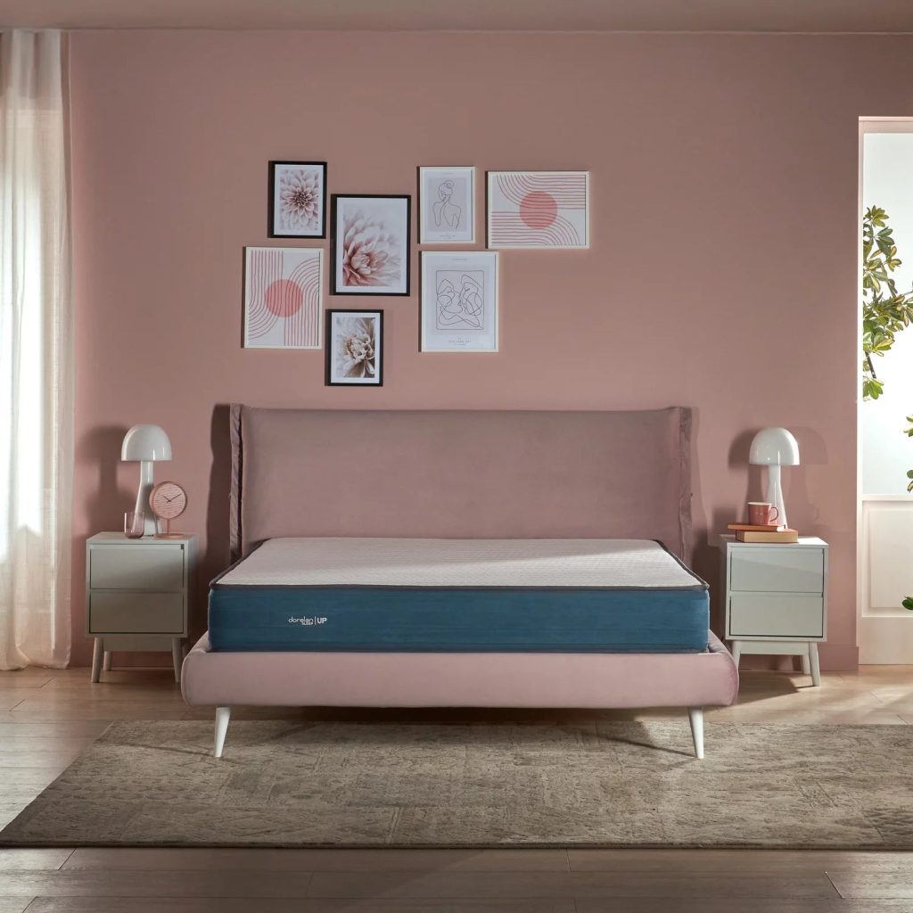 Materasso Dorelan Incanto su un letto rosa in camera