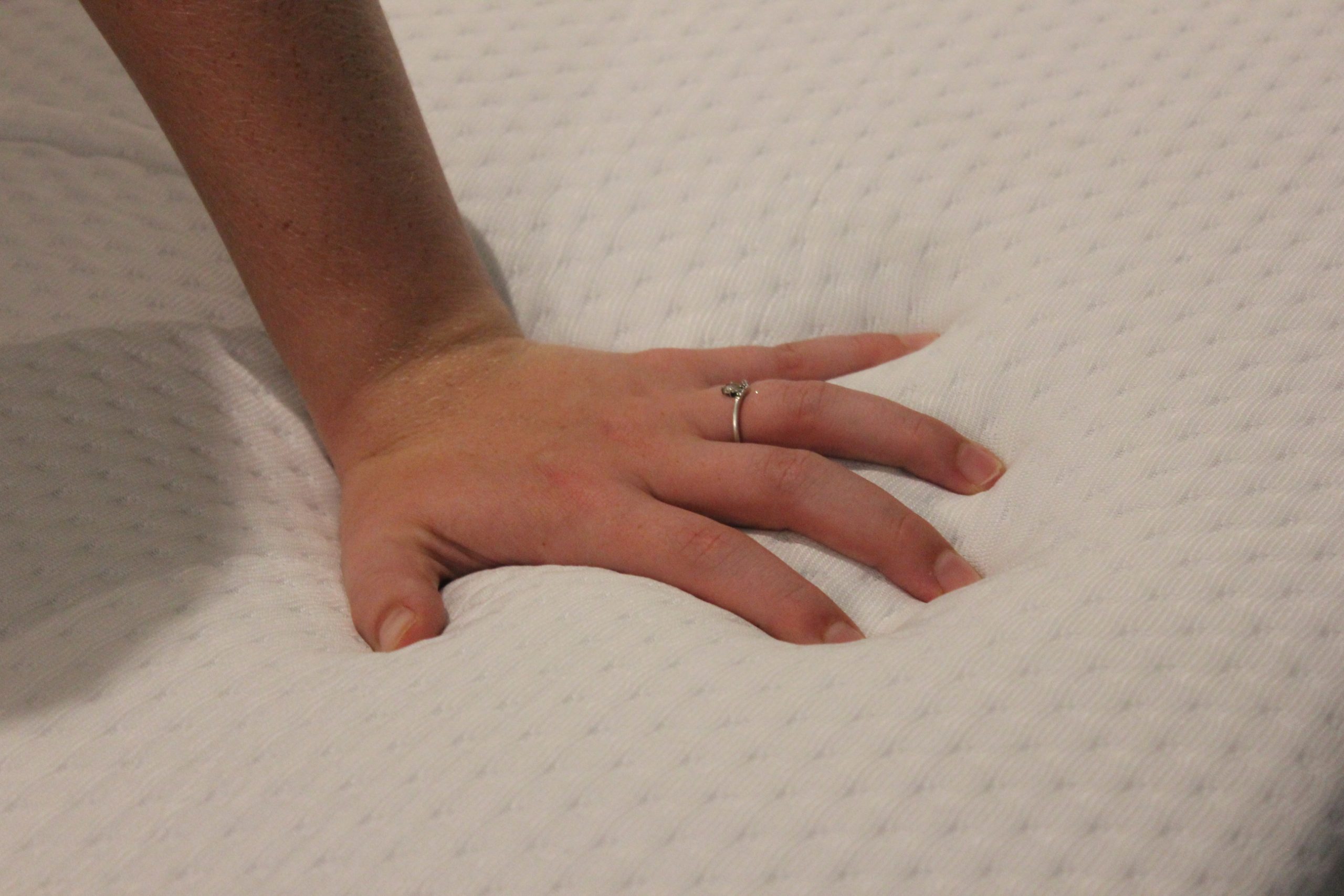 Prova di pressione con la mano sulla fodera dell'Emma Original