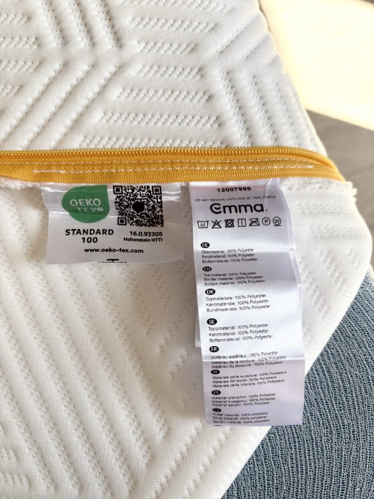 Etichette di composizione e OEKO-TEX all'interno della fodera dell'Emma Original Pro