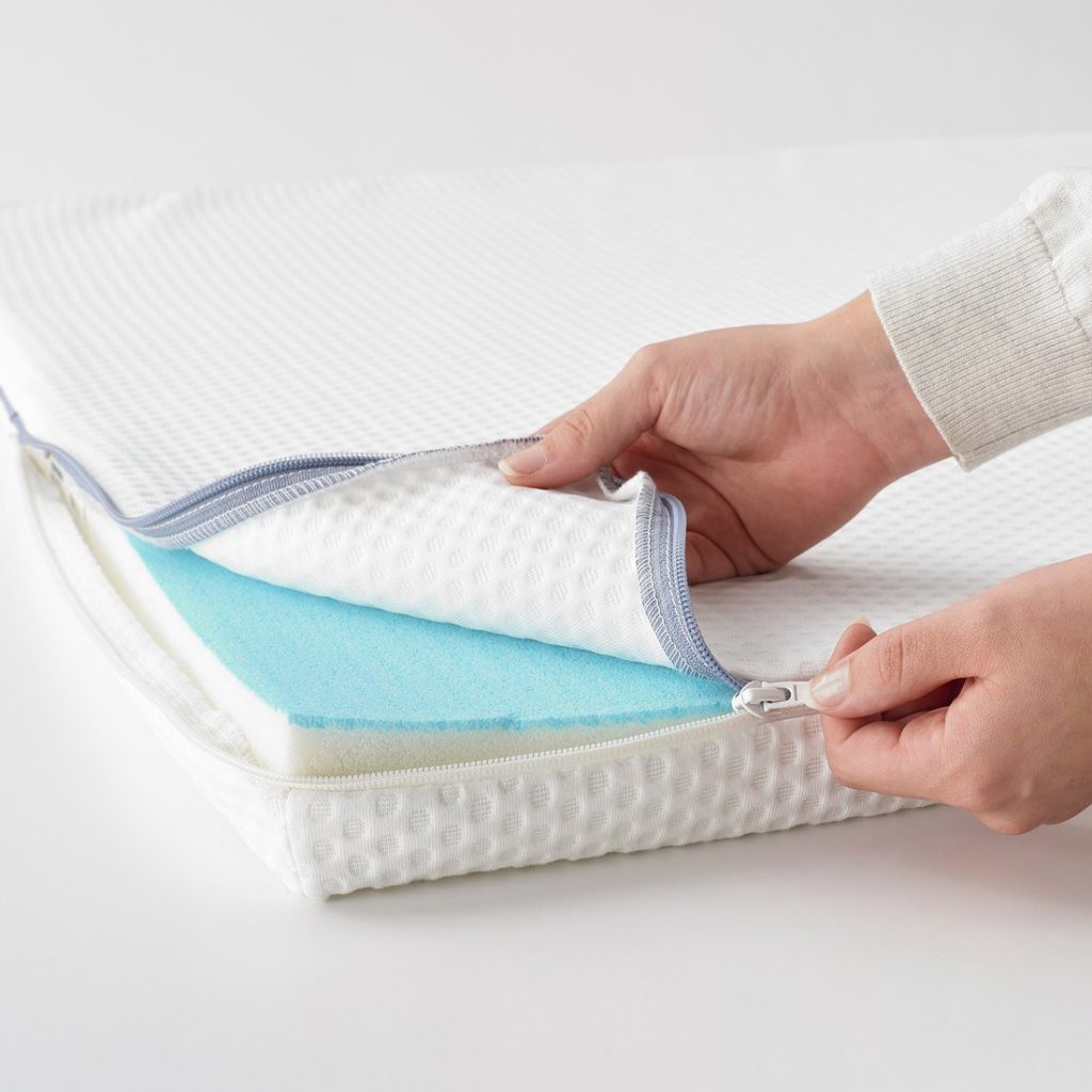 IKEA Nästaberg – fodera aperta con la cerniera sul memory foam