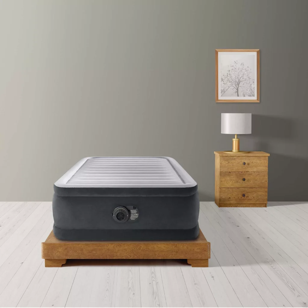 Intex Dura-Beam Comfort-Plush Elevated Singolo in una camera da letto