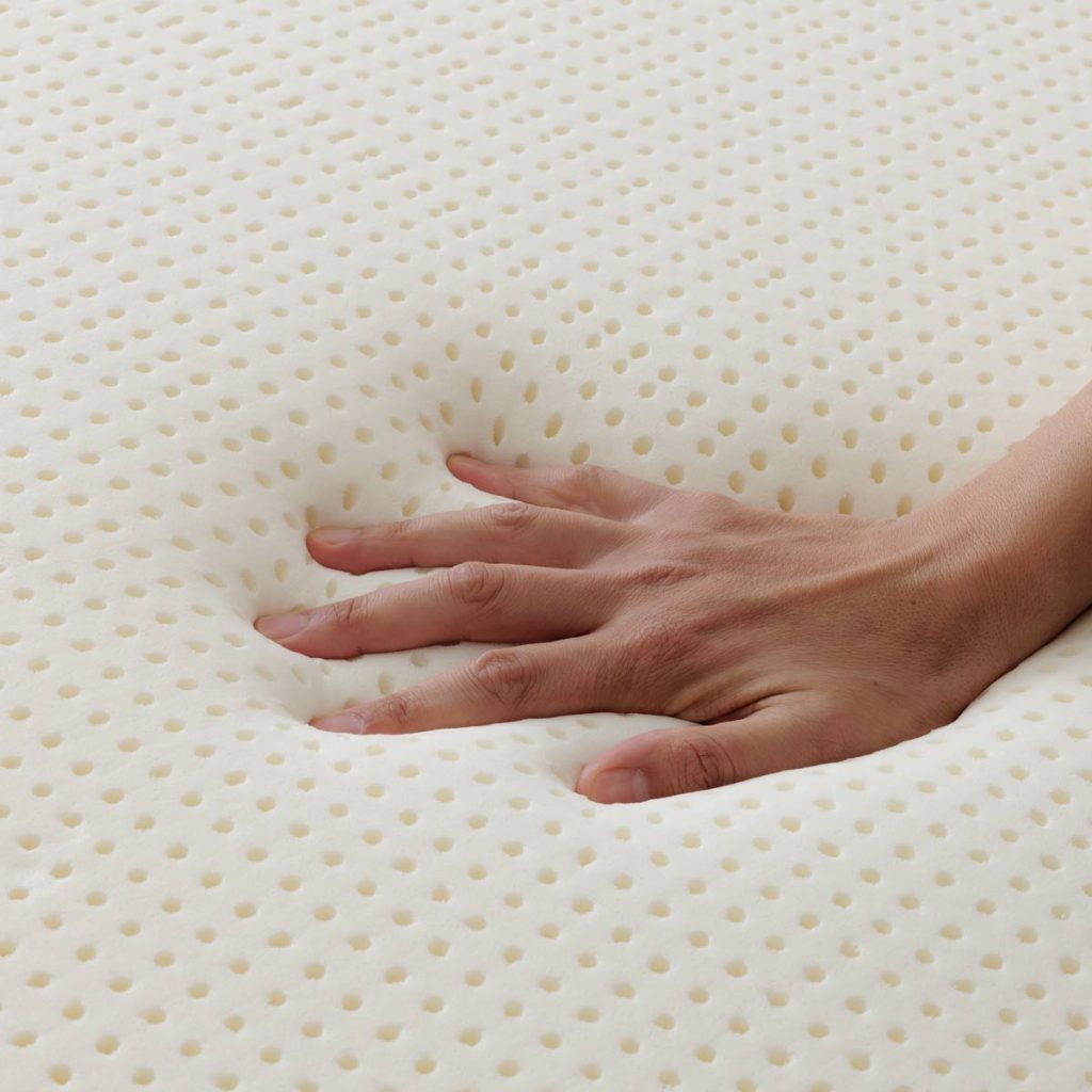 Marion Olimpo Sustenium+, mano sullo strato in lattice microforato