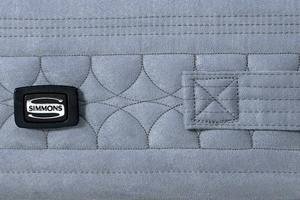 Simmons Supreme Dynamic, fascia perimetrale con logo e maniglia