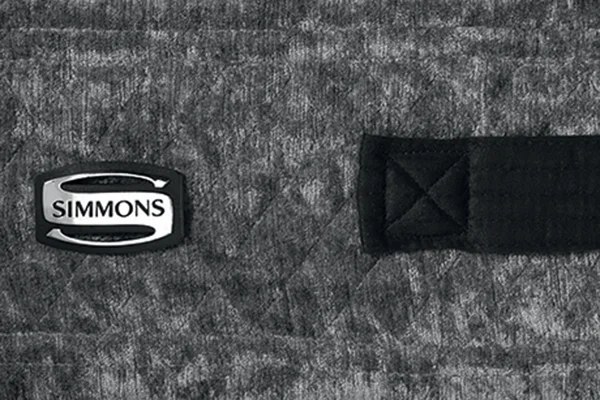 Simmons Regency, fascia perimetrale con logo e maniglia